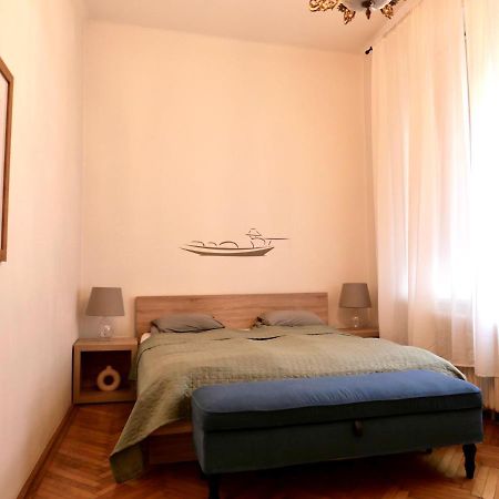בודפשט Contemporary City Apartment Vaci Utca מראה חיצוני תמונה